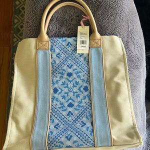 Brand new Vineyard Vines printed large carry-all tote